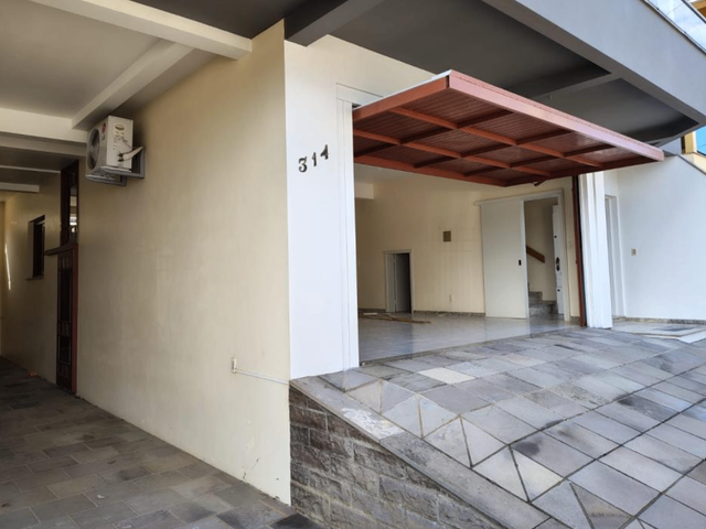 Casa 3 quartos e 3 banheiros, à venda, no bairro Sagrada Família em Nova Prata