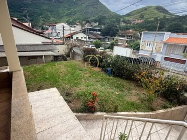 Casa com 651m² 6 quartos e 2 banheiros, à venda, no bairro Centro em Valença