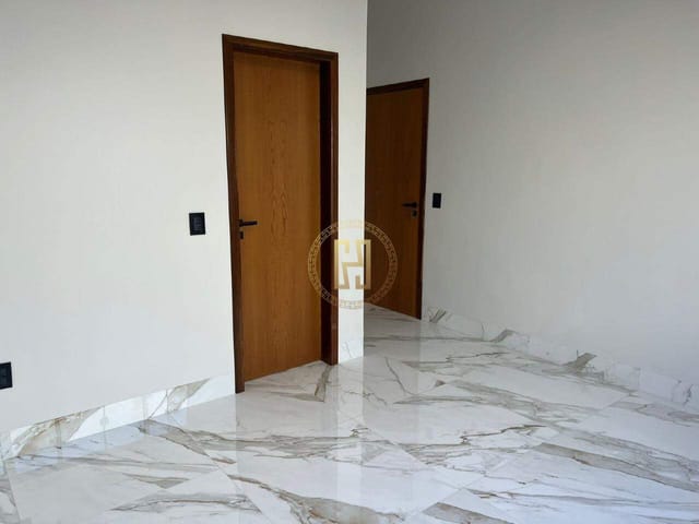 Casa com 320m² 3 quartos e 3 banheiros, à venda, no bairro Residencial Beija-flor em Nova Mutum