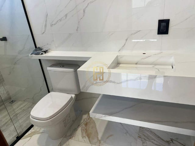 Casa com 320m² 3 quartos e 3 banheiros, à venda, no bairro Residencial Beija-flor em Nova Mutum