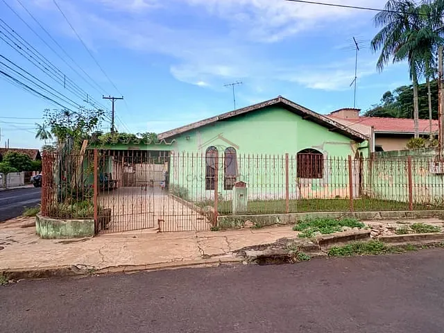 Casa com 325m² 2 quartos e 2 banheiros, à venda, no bairro Sn em Rolândia