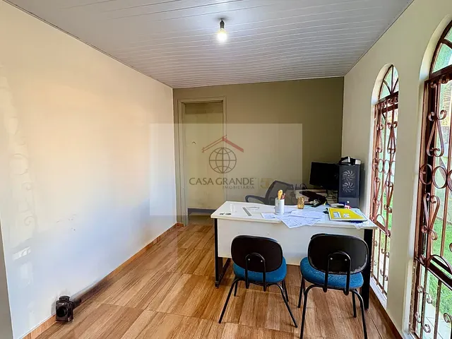 Casa com 325m² 2 quartos e 2 banheiros, à venda, no bairro Sn em Rolândia