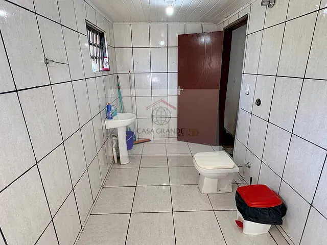 Casa com 325m² 2 quartos e 2 banheiros, à venda, no bairro Sn em Rolândia