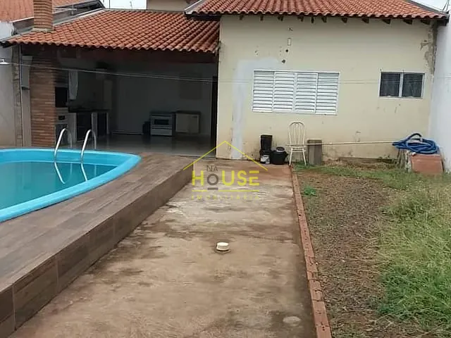Casa com 310m², à venda, no bairro Chris II em Votuporanga