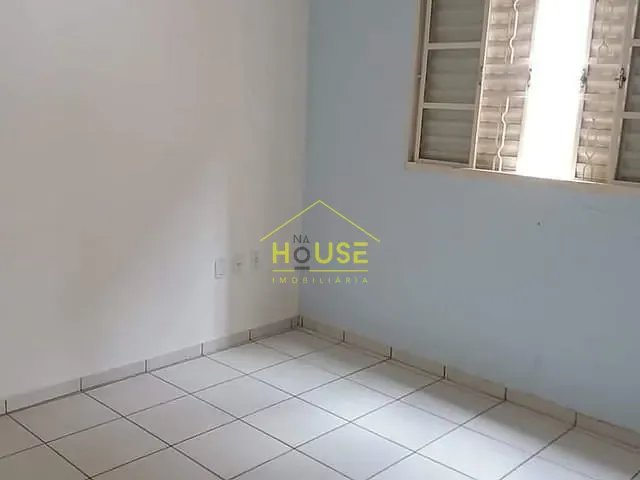 Casa com 310m², à venda, no bairro Chris II em Votuporanga
