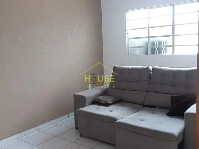 Casa com 310m², à venda, no bairro Chris II em Votuporanga