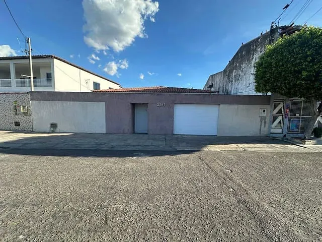 Casa 5 quartos e 3 banheiros, à venda, no bairro Perpétuo Socorro em Paulo Afonso