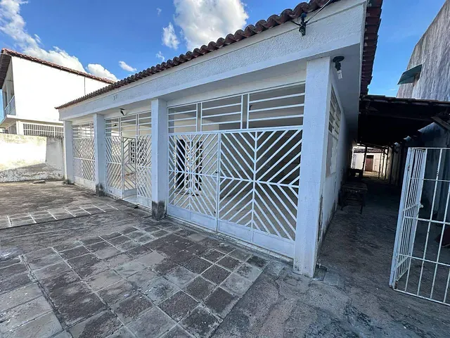 Casa 5 quartos e 3 banheiros, à venda, no bairro Perpétuo Socorro em Paulo Afonso