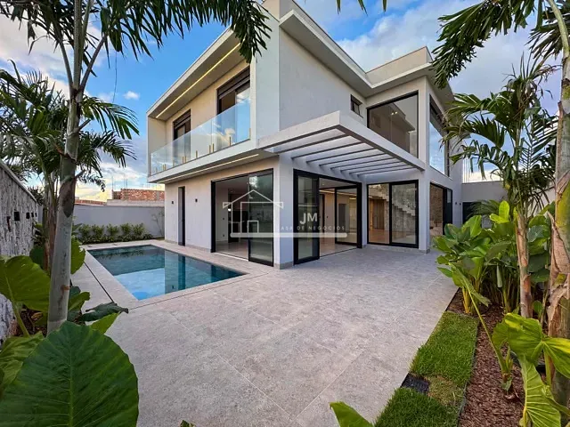 Casa com 467m² 4 quartos e 6 banheiros, à venda, no bairro Granja Marileusa em Uberlândia