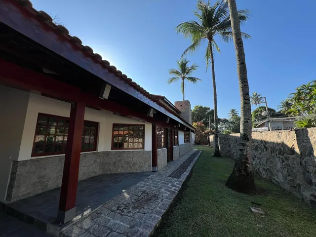 Casa com 1248m² 3 quartos e 3 banheiros, para alugar, no bairro Itaquanduba em Ilhabela