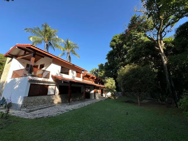 Casa com 1248m² 3 quartos e 3 banheiros, para alugar, no bairro Itaquanduba em Ilhabela