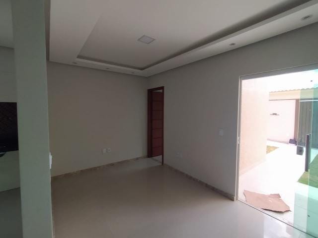 Foto do Casa - Casa de 3 quartos sendo 1 suíte, porcelanato, teto rebaixado, laje, perto de tudo no Morada Dos Pássaros II | Locar Imóvel
