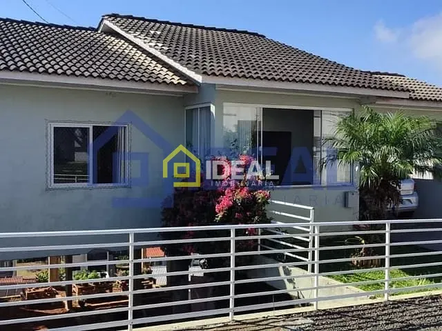 Casa 3 quartos e 1 banheiro, à venda, no bairro Parque de Exposições em Concórdia