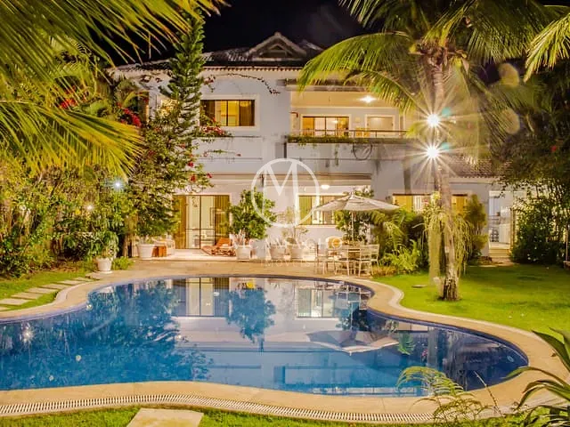 Casa com 1000m² 7 quartos e 9 banheiros, à venda, no bairro Barra da Tijuca em Rio de Janeiro
