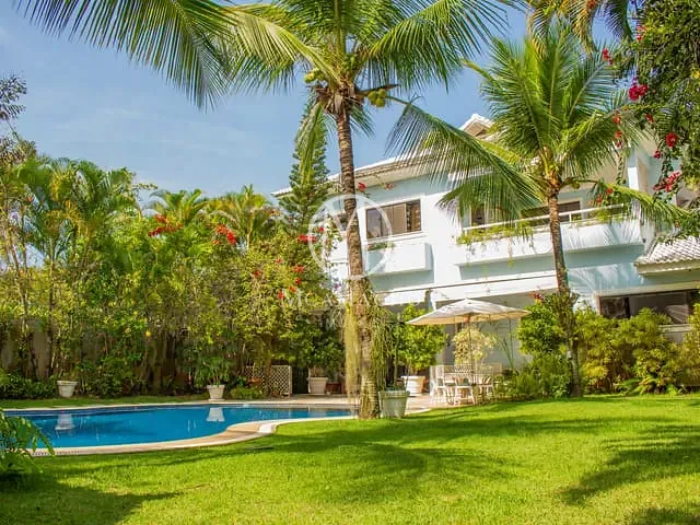 Casa com 1000m² 7 quartos e 9 banheiros, à venda, no bairro Barra da Tijuca em Rio de Janeiro