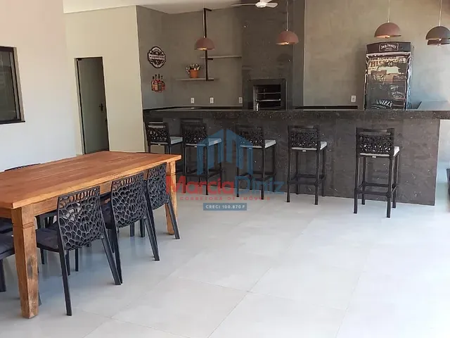 Casa com 392m², à venda, no bairro Rifaina-SP em Rifaina