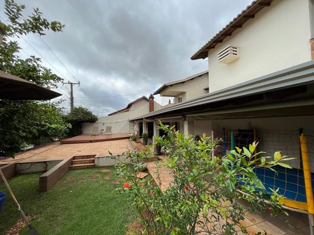 Casa com 655m² 4 quartos e 5 banheiros, à venda ou para alugar, no bairro Jardim São José em Cambé