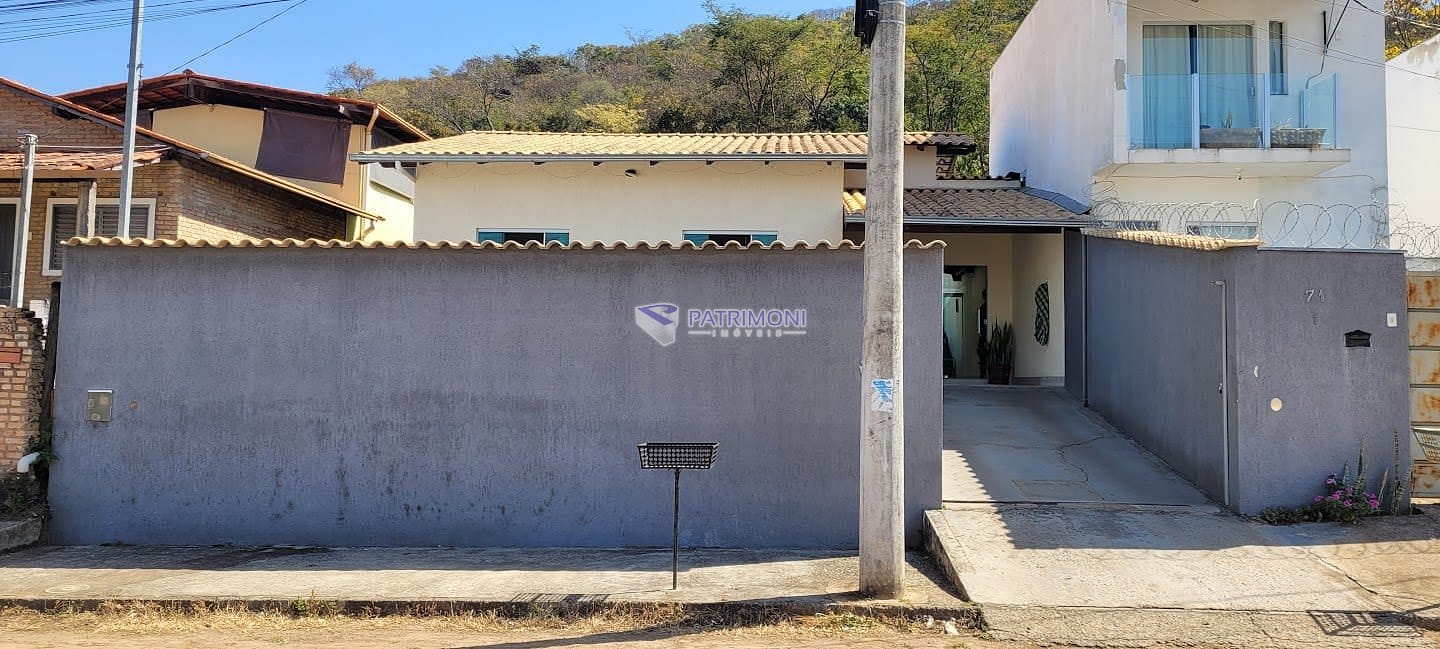 Casa à venda com 3 quartos, 90m² - Foto 2