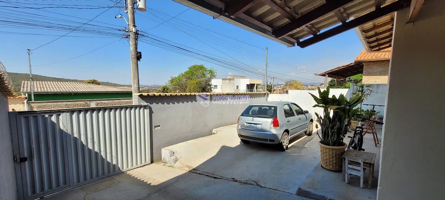 Casa à venda com 3 quartos, 90m² - Foto 4