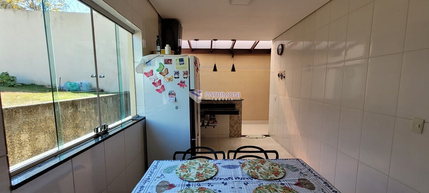 Casa à venda com 3 quartos, 90m² - Foto 23