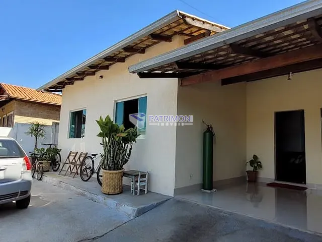 Casa com 300m² 3 quartos e 2 banheiros, à venda, no bairro Central em Mateus Leme