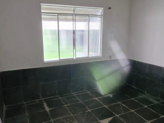 Casa 1 quarto e 1 banheiro, para alugar, no bairro centro em Vassouras