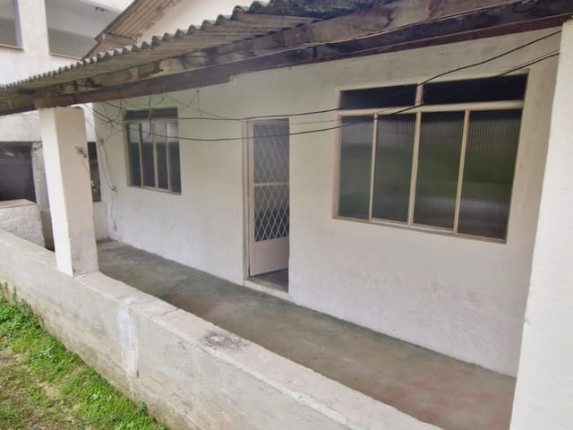 Casa 1 quarto e 1 banheiro, para alugar, no bairro centro em Vassouras