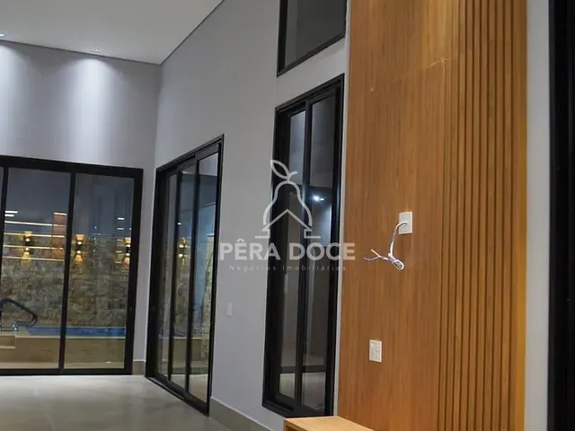 Casa 3 quartos e 4 banheiros, à venda, no bairro Estância dos Ipês em Uberaba