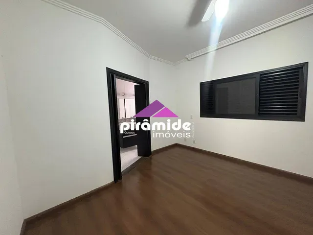 Casa com 360m² 6 quartos e 7 banheiros, à venda, no bairro Jardim das Colinas em São José dos Campos