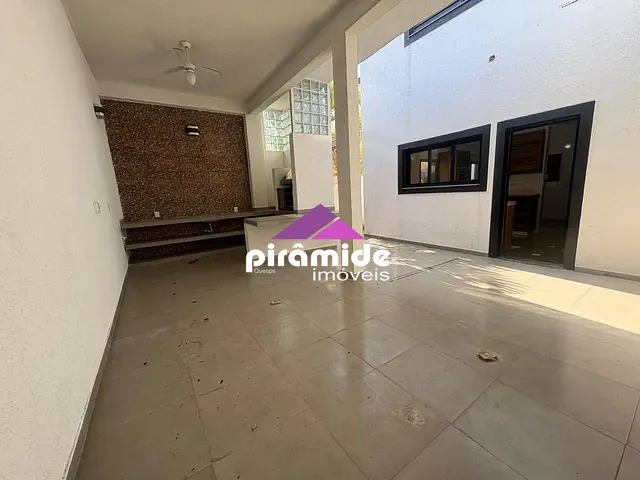 Casa com 360m² 6 quartos e 7 banheiros, à venda, no bairro Jardim das Colinas em São José dos Campos