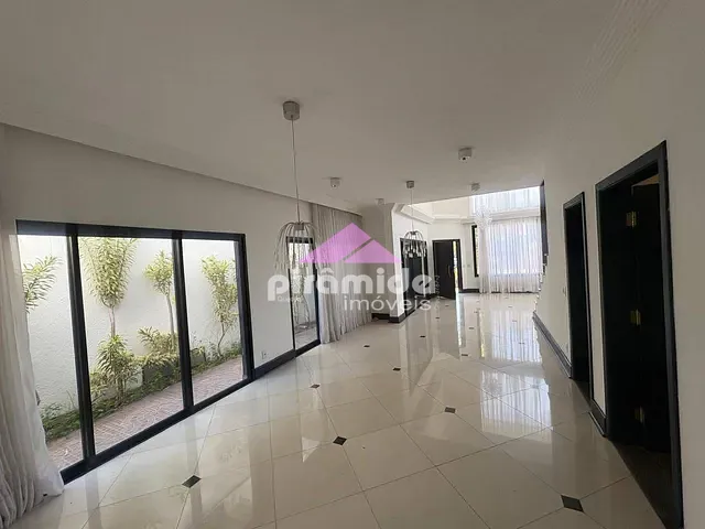Casa com 360m² 6 quartos e 7 banheiros, à venda, no bairro Jardim das Colinas em São José dos Campos