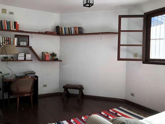 Casa com 1488m² 4 quartos e 6 banheiros, à venda, no bairro Nova Fazendinha em Carapicuíba