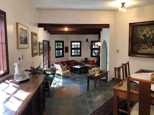 Casa com 1488m² 4 quartos e 6 banheiros, à venda, no bairro Nova Fazendinha em Carapicuíba