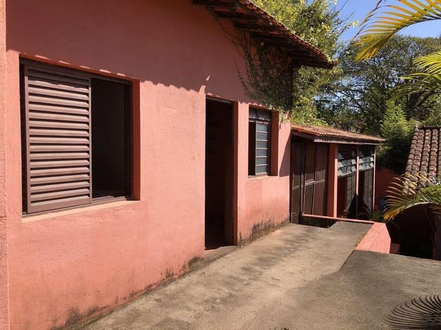 Casa com 1488m² 4 quartos e 6 banheiros, à venda, no bairro Nova Fazendinha em Carapicuíba