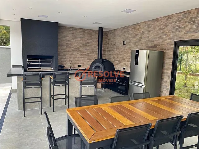 Casa com 648m² 3 quartos e 3 banheiros, à venda, no bairro Paião em Guararema