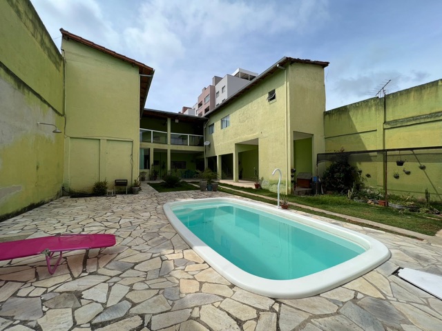 Casa 4 quartos e 2 banheiros, para alugar, no bairro Boa Esperança em Santa Luzia