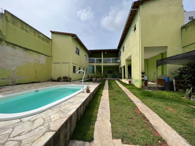 Casa 4 quartos e 2 banheiros, para alugar, no bairro Boa Esperança em Santa Luzia