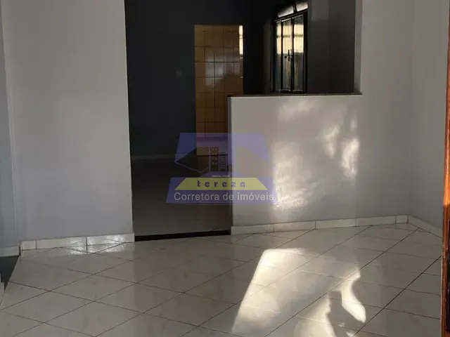 Casa 3 quartos e 2 banheiros, para alugar, no bairro São Pedro em Itabira