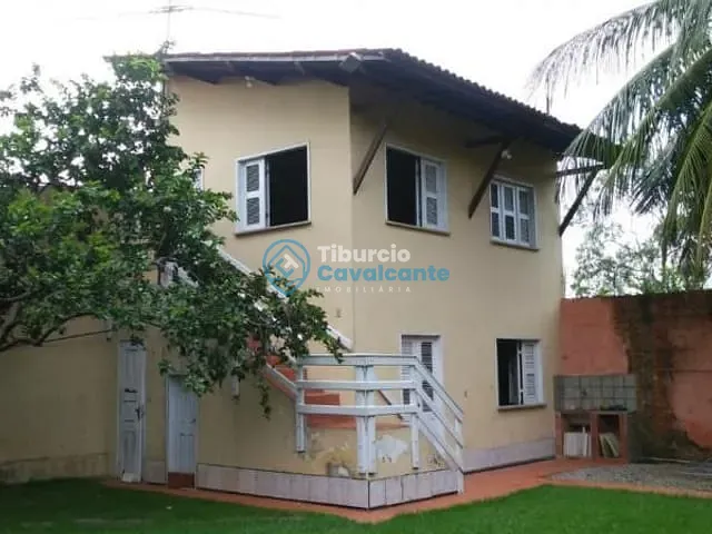 Casa com 3252m² 2 quartos e 3 banheiros, à venda, no bairro Centro em Itapebussu (maranguape)