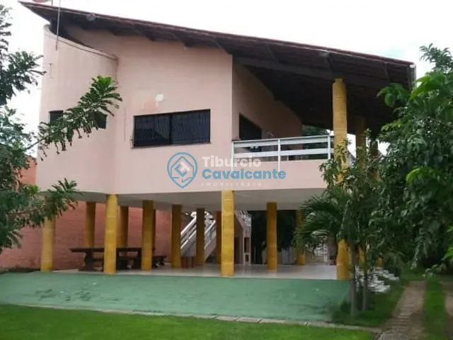 Casa com 3252m² 2 quartos e 3 banheiros, à venda, no bairro Centro em Itapebussu (maranguape)