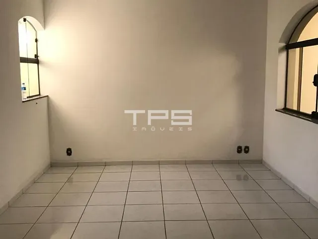 Casa com 600m² 4 quartos e 2 banheiros, à venda, no bairro Jardim das Nações em Taubaté