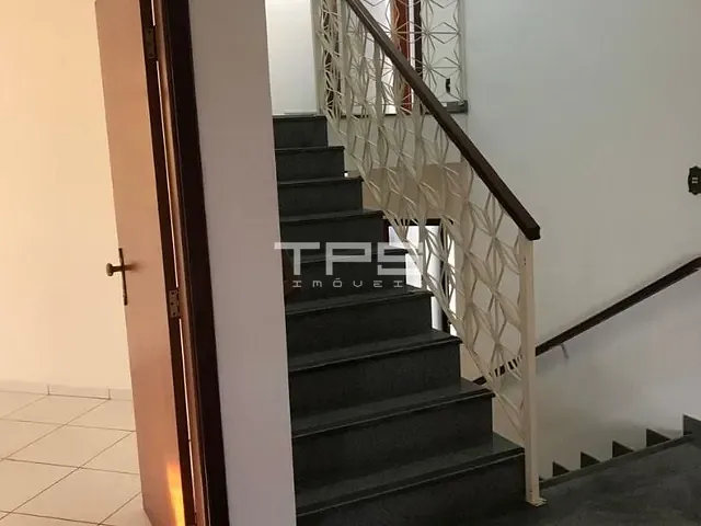 Casa com 600m² 4 quartos e 2 banheiros, à venda, no bairro Jardim das Nações em Taubaté