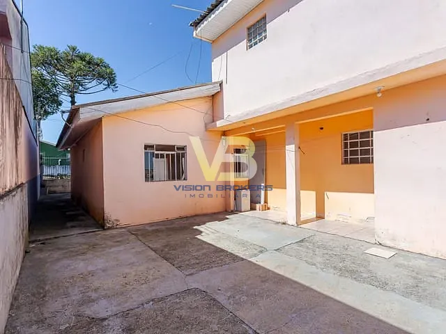 Casa 5 quartos e 2 banheiros, à venda, no bairro Alto Boqueirão em Curitiba