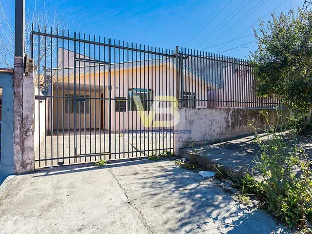 Casa 5 quartos e 2 banheiros, à venda, no bairro Alto Boqueirão em Curitiba