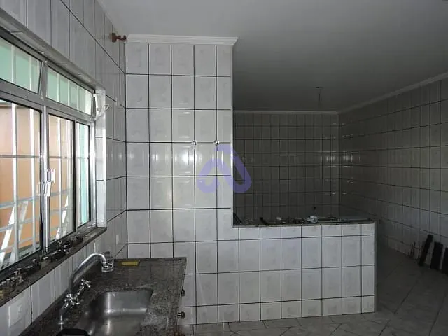 Casa com 500m² 2 quartos e 2 banheiros, à venda ou para alugar, no bairro Quarta Parada em São Paulo