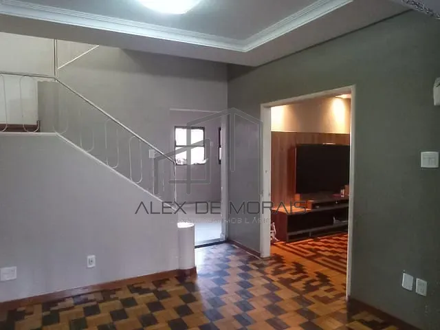Casa 4 quartos e 2 banheiros, à venda, no bairro Centro em Vitória