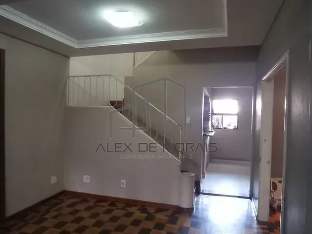 Casa 4 quartos e 2 banheiros, à venda, no bairro Centro em Vitória