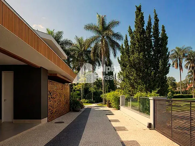 Casa com 800m² 4 quartos e 8 banheiros, para alugar, no bairro Park Way em Brasília