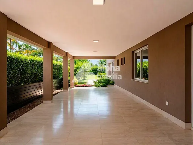 Casa com 2500m² 5 quartos e 8 banheiros, à venda, no bairro Park Way em Brasília