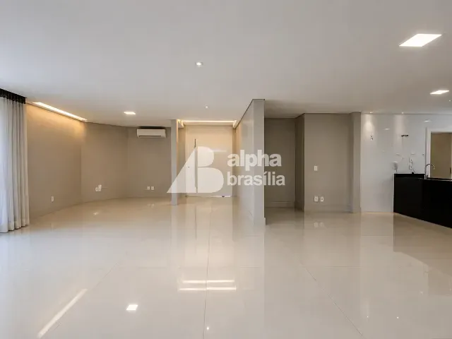 Casa com 2500m² 5 quartos e 8 banheiros, à venda, no bairro Park Way em Brasília